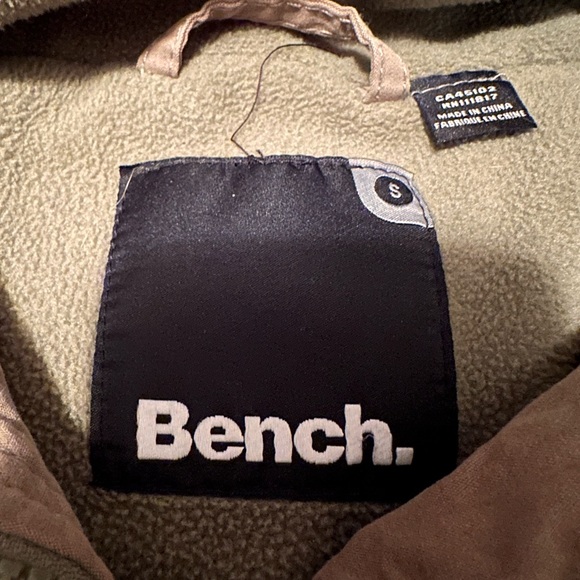 Green Bench Jacket. Size S - Picture 2 of 8